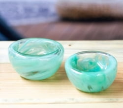 Handblown glass bowls, 'Flavors in Mint' (set of 2)