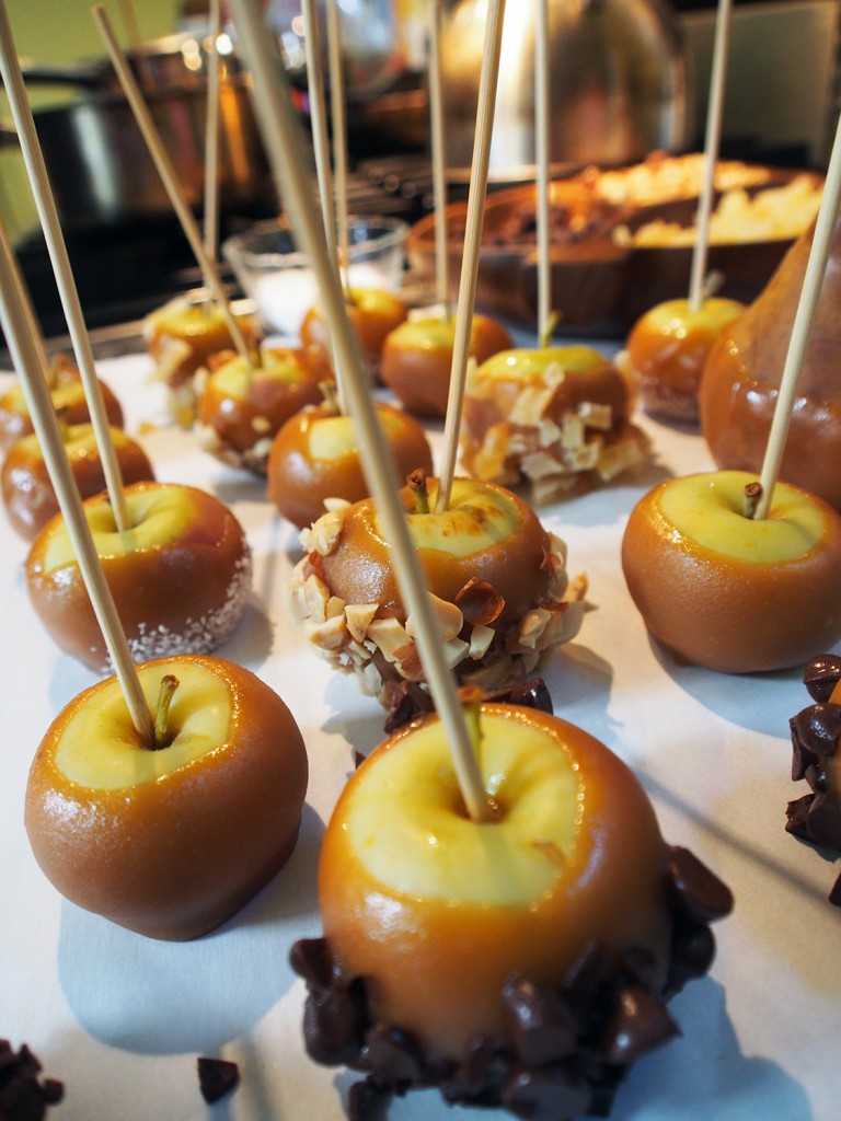 How to do the caramel apple dip